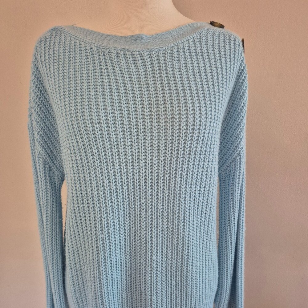 Light Blue Knitted Sweater. Size Large